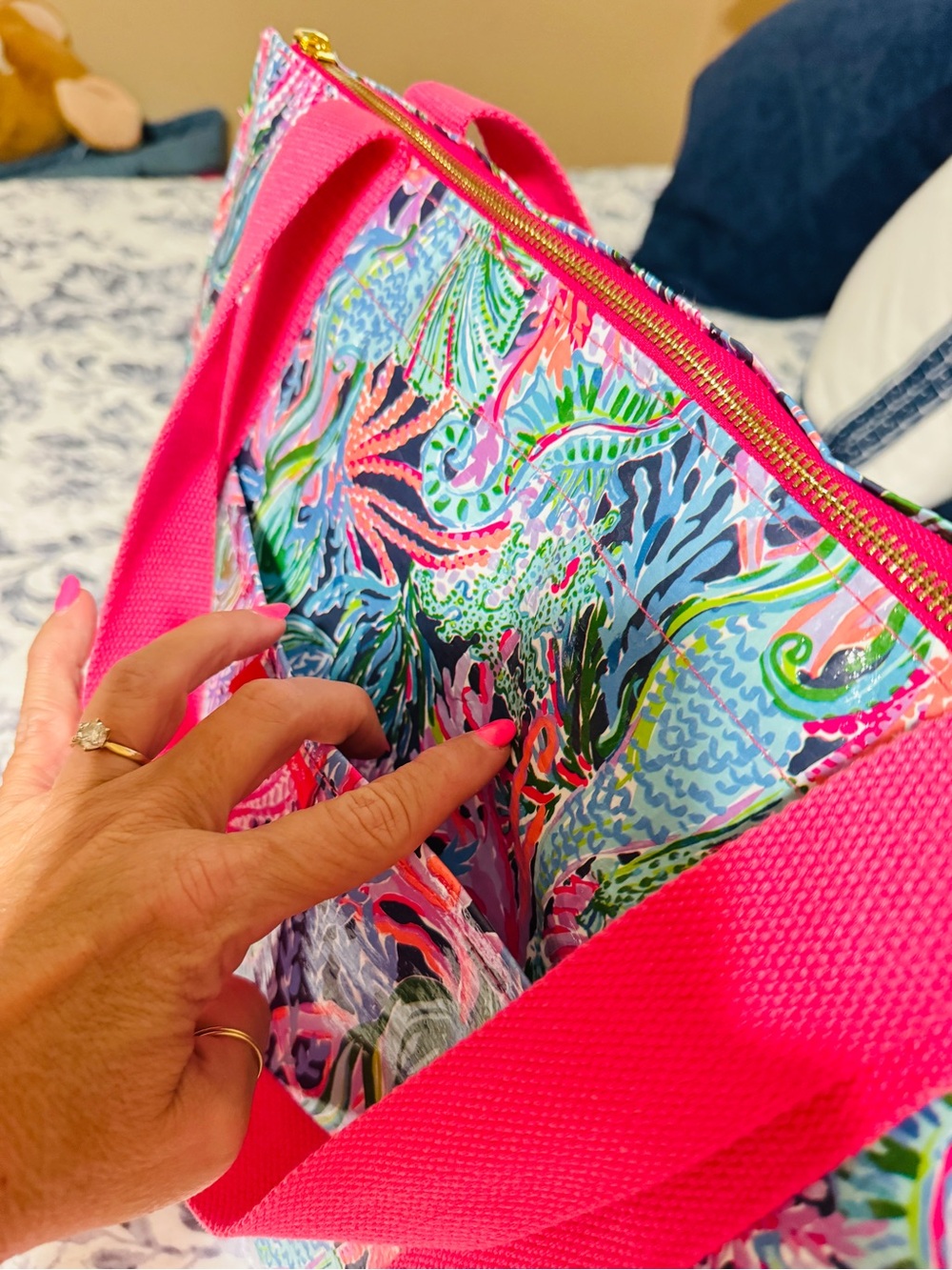 Lilly Pulitzer large Multicolor Insulated Tote - Picture 4 of 4